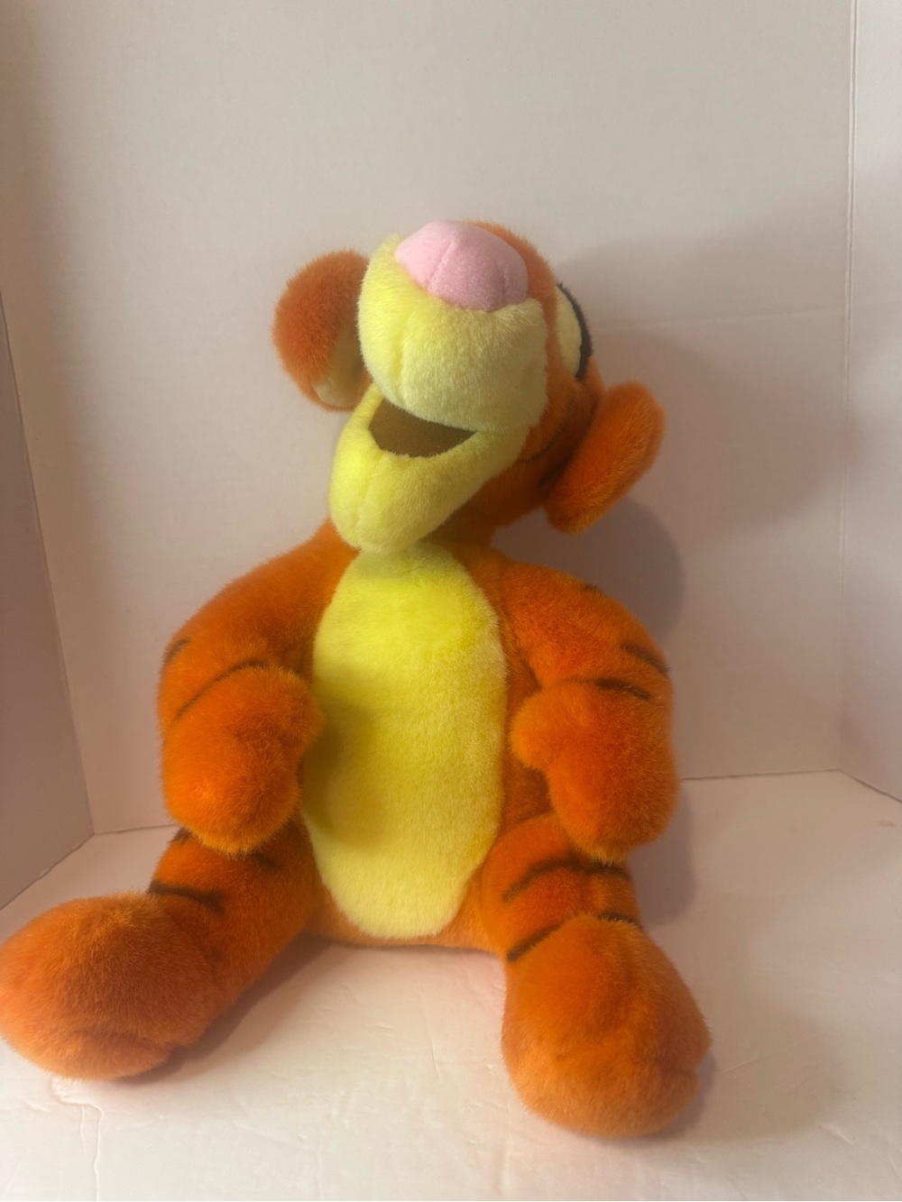 Walt Disney World Parks Winnie The Pooh Giggling & Talking Tigger Not Working